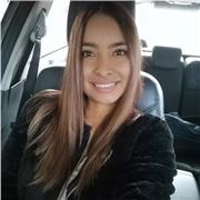 Hablo español, vivo en francia y hace dos años enseño español a niños y personas de nacionalidad frances.